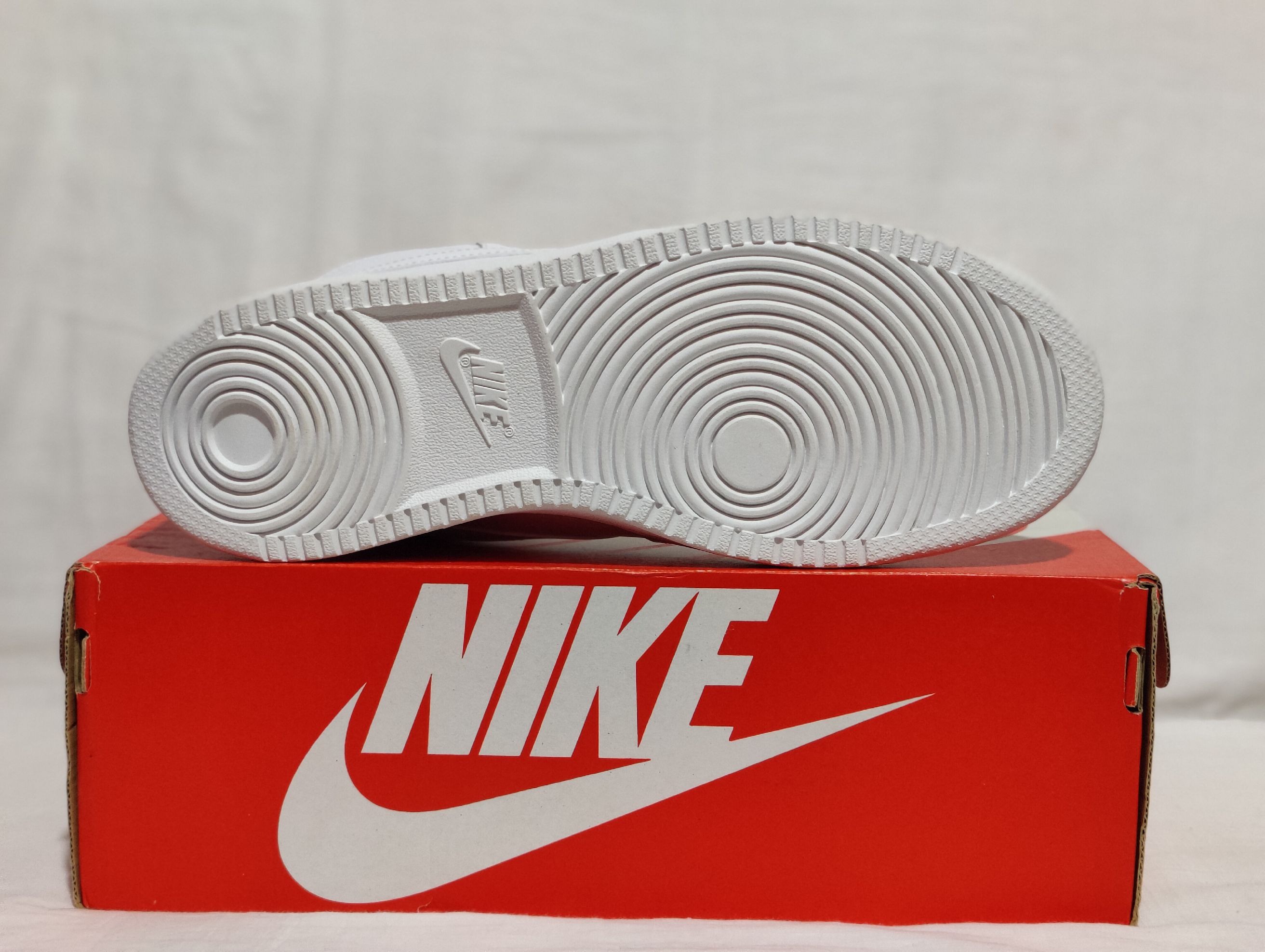 nike ebernon mid red