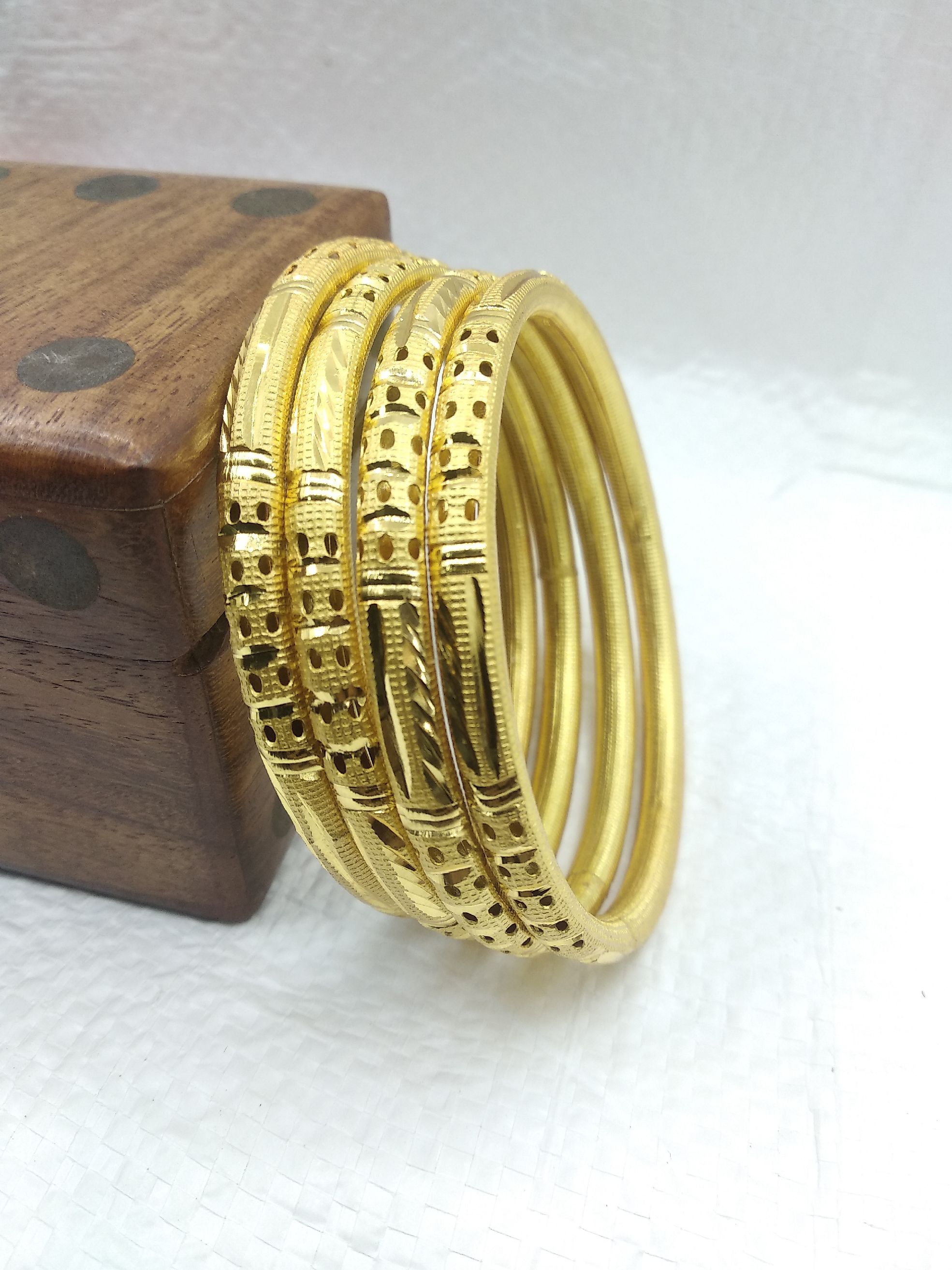 SHRINGAAR 4PCS DESIGN BANGLE IN GOLDEN Star Bangles