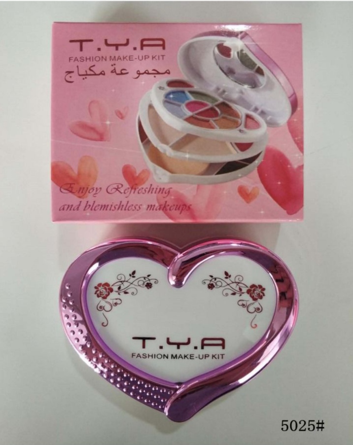 FASHION MAKE-UP KIT ENJOY REFRESHING AND BLEMISHLESS MAKEUPS