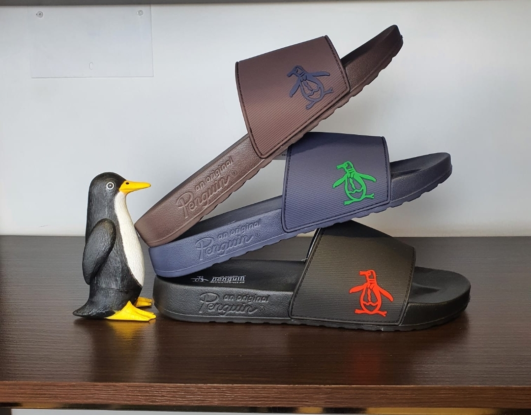 FOTO DE PORTADA CHANCLETAS ORIGINAL PENGUIN