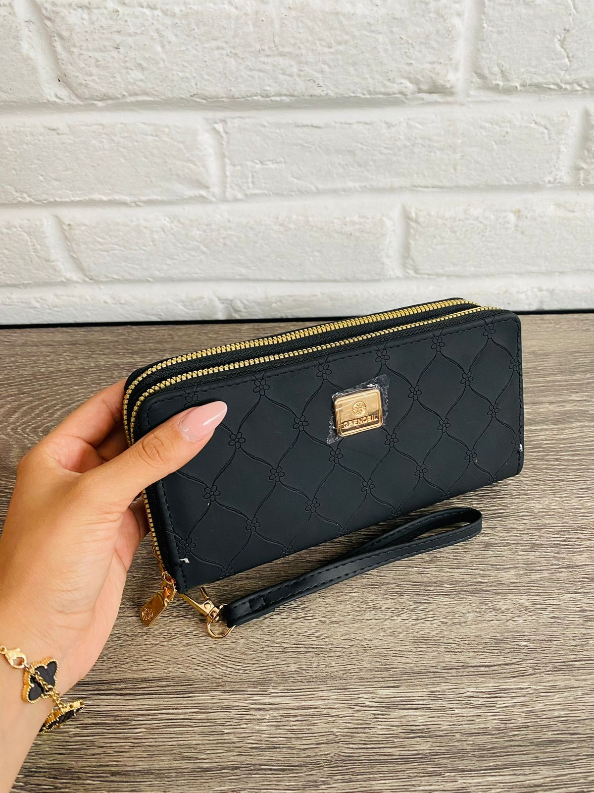 Cartera grenobil rombos precio de mayoreo $110 BOLSAS JULI