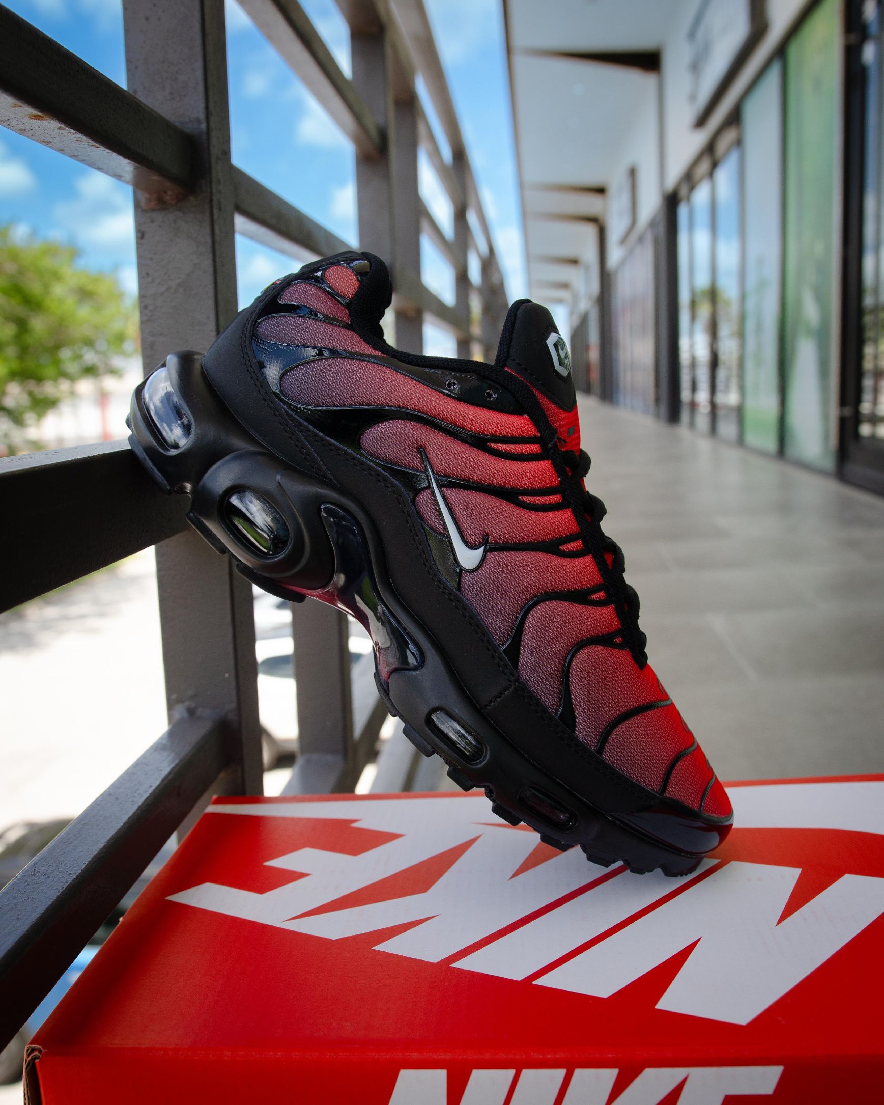 tn plus negro/rojo | STRIDE SNEAKERS