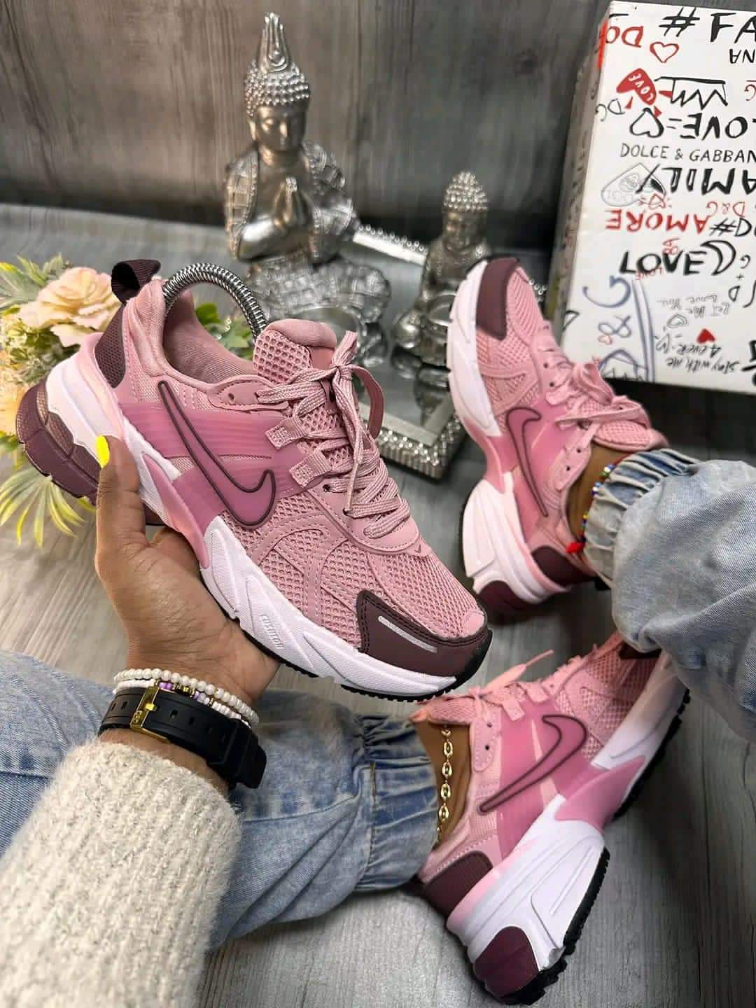 nike dual tone racer pink