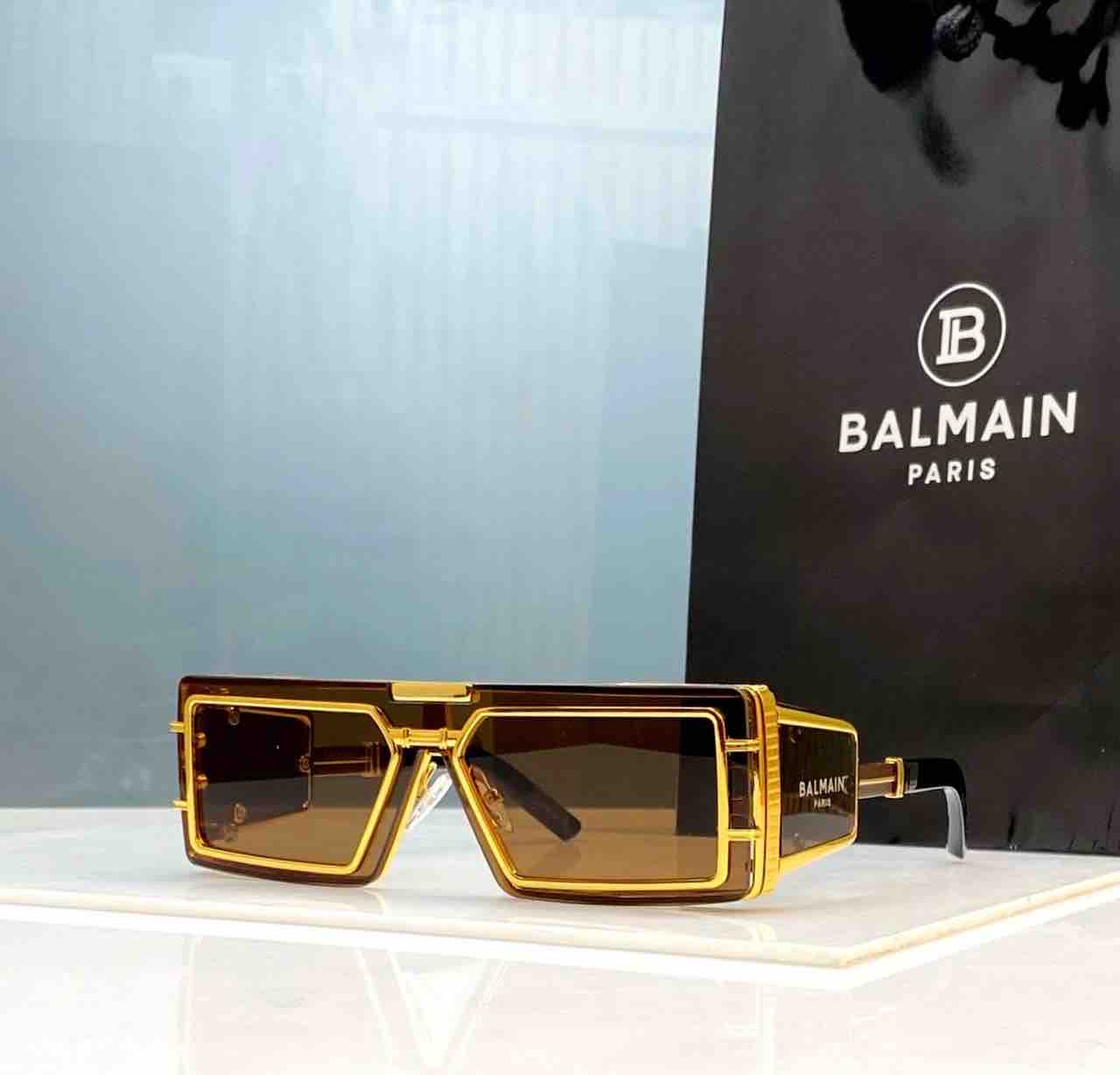 Balmain sunglasses with original box | FAIRDEALMOBILES 