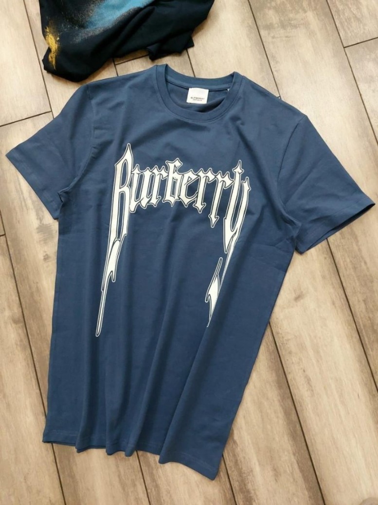 Burberry T-Shirt | TBI Wholesale