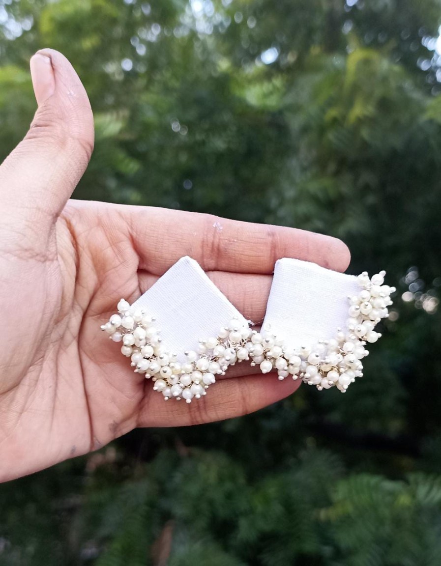 Latest Handmade Beautiful Square Shape White fabric with mogra