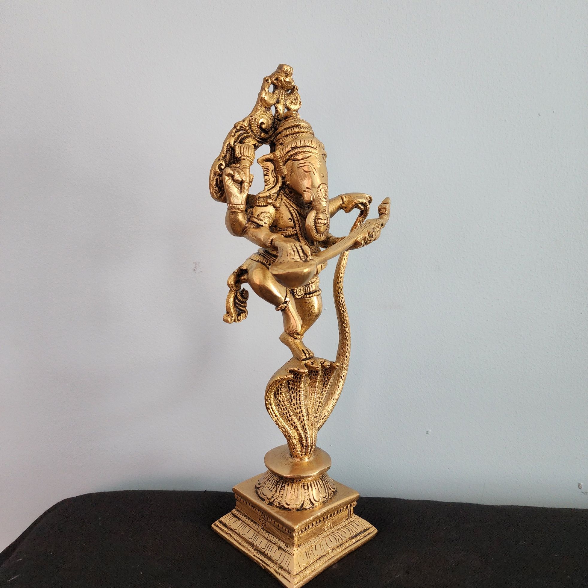ganeshaです。 Amazon.com: Exotic India ZBR76 (Small Five-Headed Ganapati