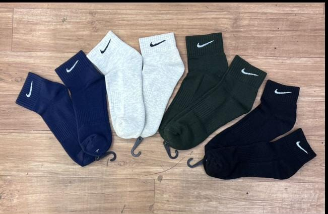 Mens Socks Nike Quarter Crew Socks Nike Everyday Max Cushioned