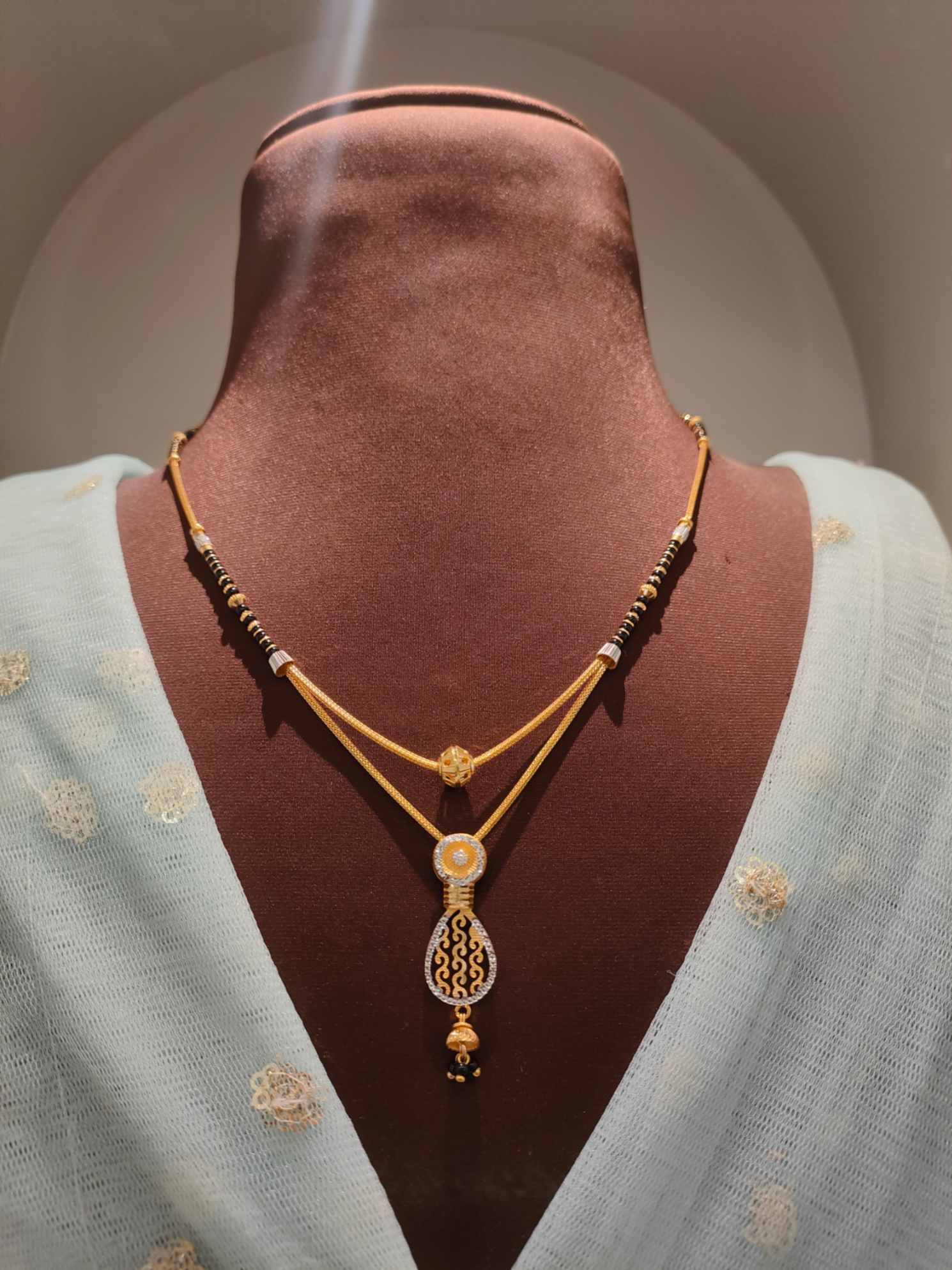Gold Mini Short Ganthan Ki Design Small Neck Mangalsutra Designs