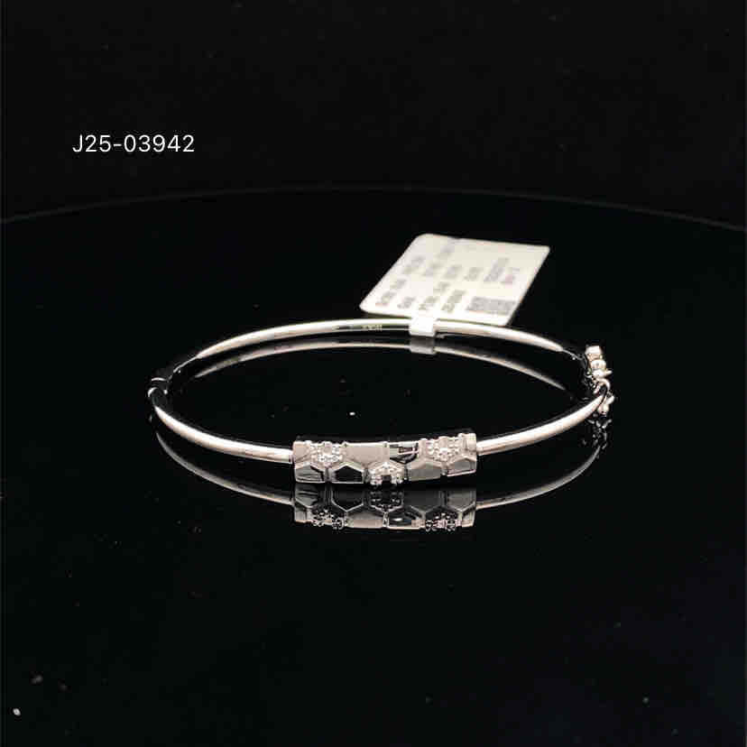 j25-03942