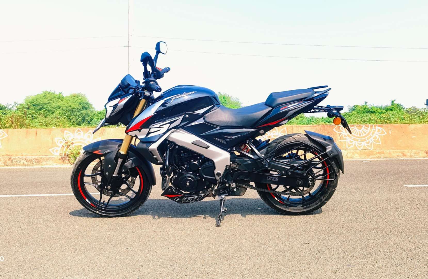 Road Price Bajaj Pulsar 200 New Model 2021 Price Motorcycle Bajaj