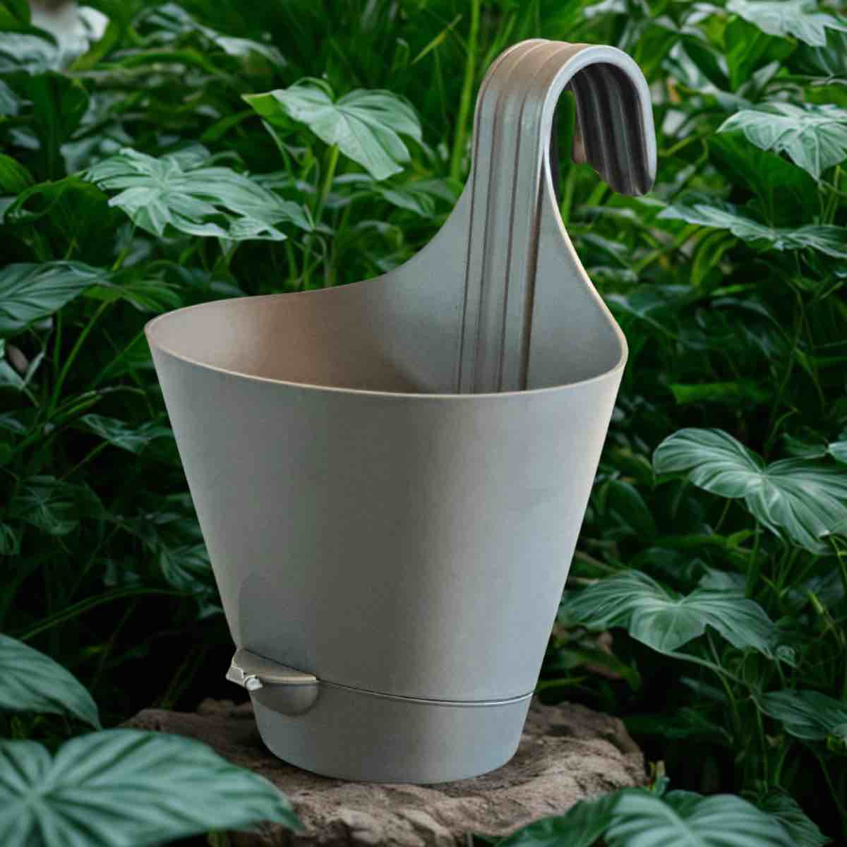 HUKA SELF WATERING RAILING PLANTERS | Nature and Science